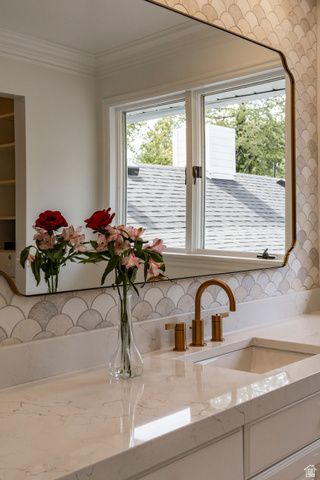 325 N FEDERAL HEIGHTS CIR, Salt Lake City, UT 84103