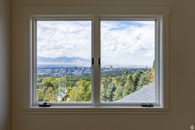 325 N FEDERAL HEIGHTS CIR, Salt Lake City, UT 84103