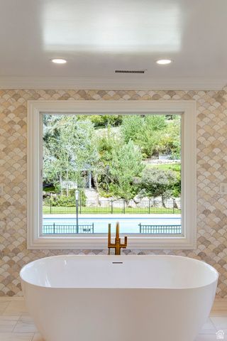 325 N FEDERAL HEIGHTS CIR, Salt Lake City, UT 84103