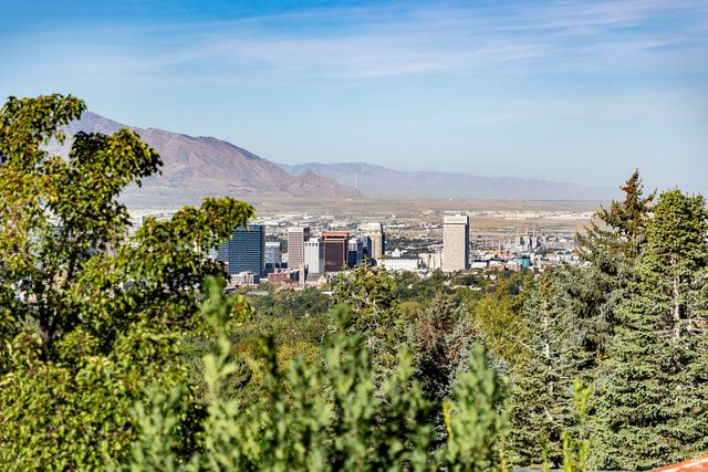 325 N FEDERAL HEIGHTS CIR, Salt Lake City, UT 84103