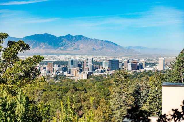 325 N FEDERAL HEIGHTS CIR, Salt Lake City, UT 84103