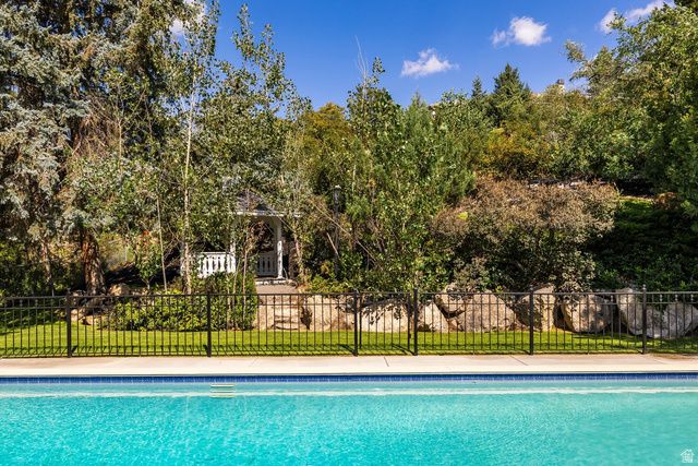 325 N FEDERAL HEIGHTS CIR, Salt Lake City, UT 84103