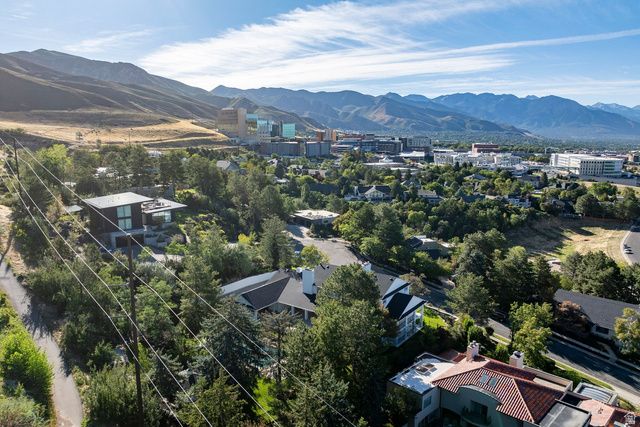 325 N FEDERAL HEIGHTS CIR, Salt Lake City, UT 84103
