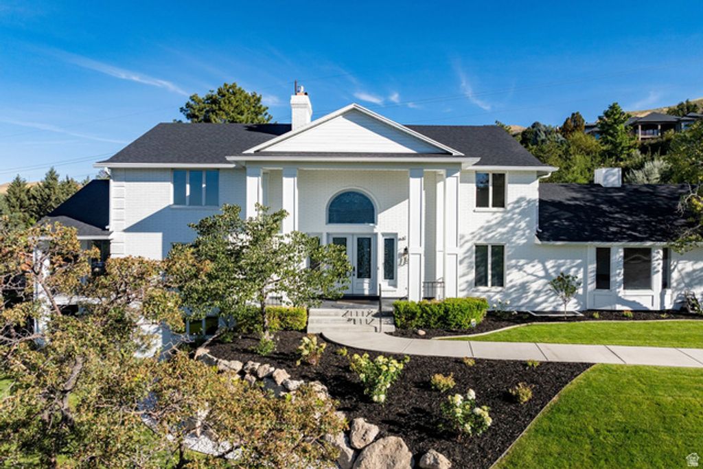 325 N FEDERAL HEIGHTS CIR, Salt Lake City, UT 84103