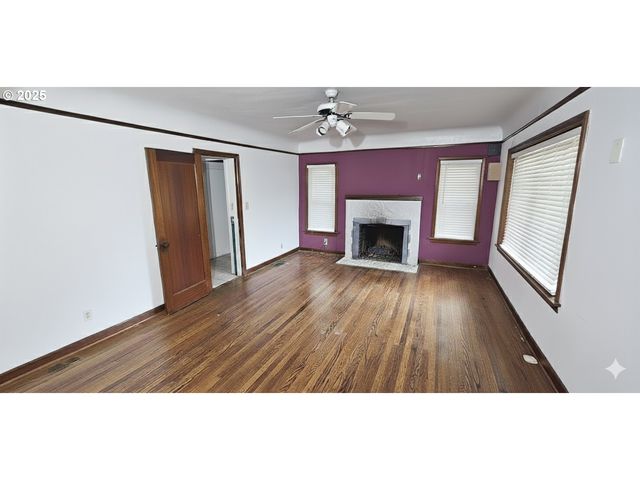 5836 Ne HALSEY St, Portland, OR 97213