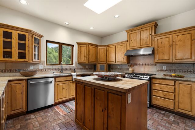 3 Camino Osito, Santa Fe, NM 87505