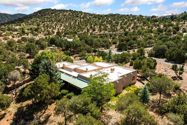 3 Camino Osito, Santa Fe, NM 87505