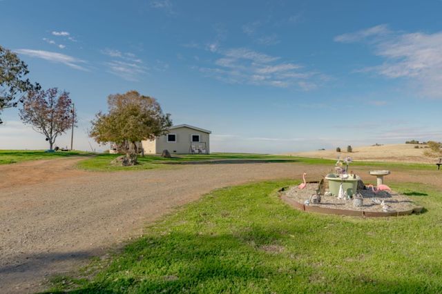 3455 Hokan Ln, Wheatland, CA 95692