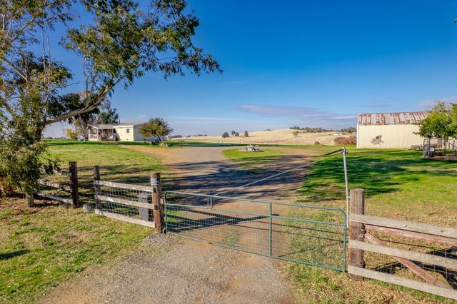3455 Hokan Ln, Wheatland, CA 95692