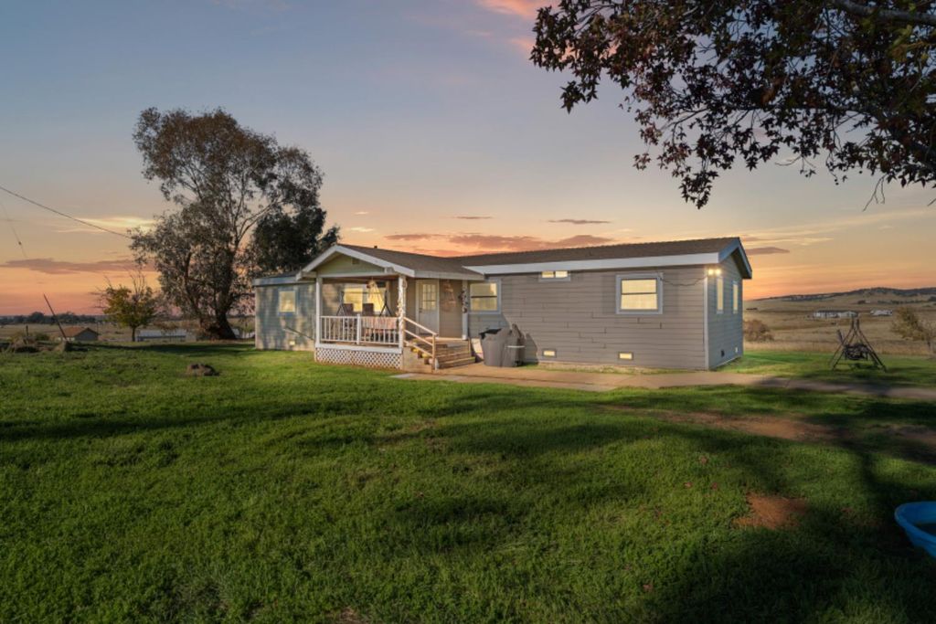 3455 Hokan Ln, Wheatland, CA 95692