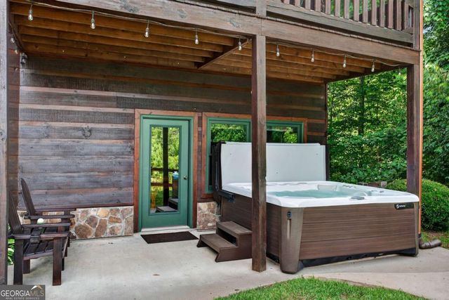 24 Twin Lakes Road, Blue Ridge, GA 30513