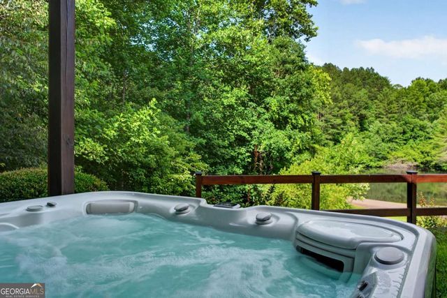 24 Twin Lakes Road, Blue Ridge, GA 30513