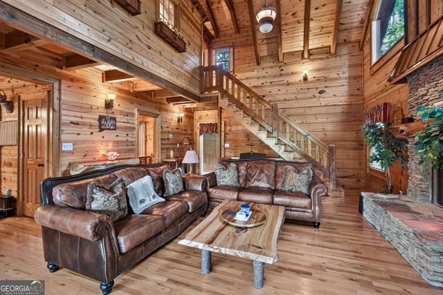 24 Twin Lakes Road, Blue Ridge, GA 30513