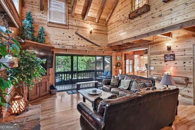 24 Twin Lakes Road, Blue Ridge, GA 30513