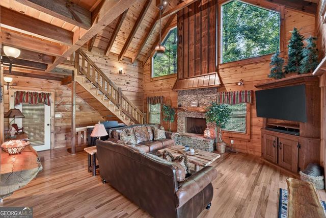 24 Twin Lakes Road, Blue Ridge, GA 30513