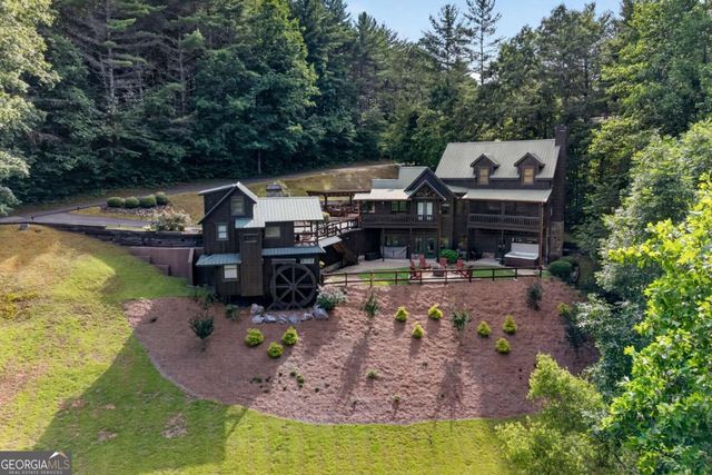 24 Twin Lakes Road, Blue Ridge, GA 30513