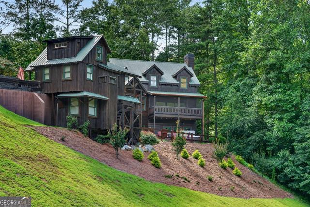 24 Twin Lakes Road, Blue Ridge, GA 30513