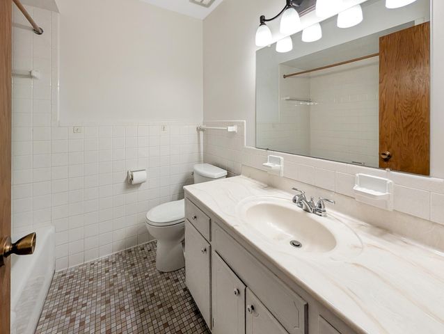 5920 Wisconsin Circle N, New Hope, MN 55428