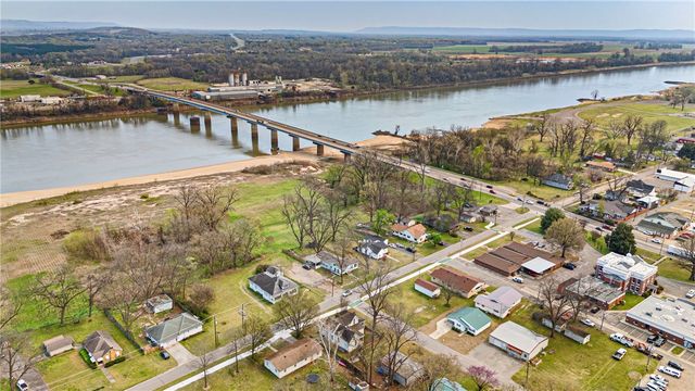 601 N Front Street, Dardanelle, AR 72834