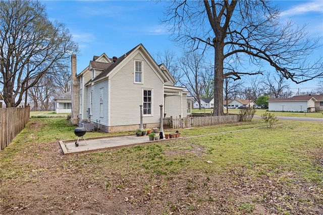 601 N Front Street, Dardanelle, AR 72834