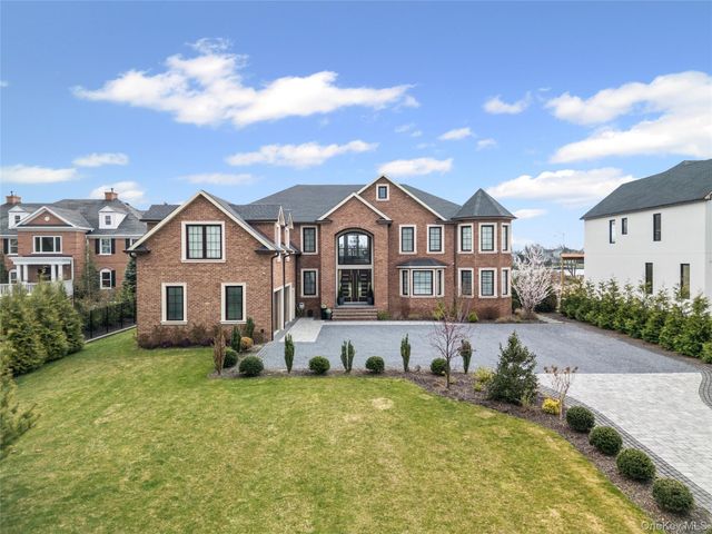 185 Willetts Lane, West Islip, NY 11795