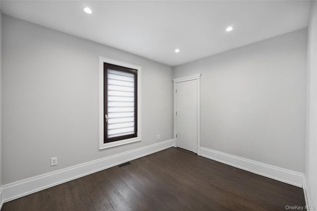 185 Willetts Lane, West Islip, NY 11795