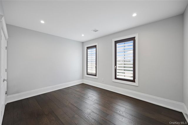 185 Willetts Lane, West Islip, NY 11795