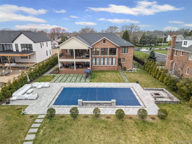 185 Willetts Lane, West Islip, NY 11795