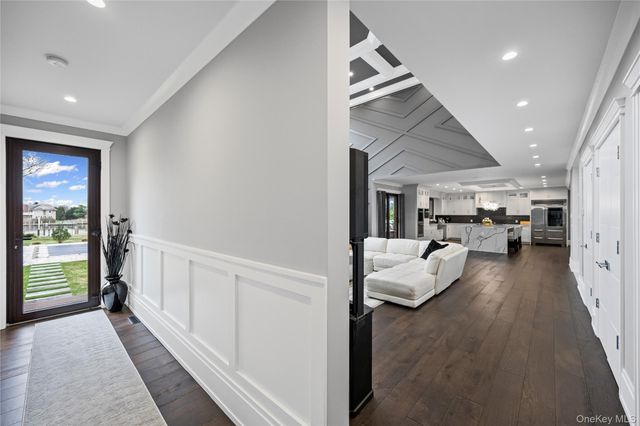 185 Willetts Lane, West Islip, NY 11795