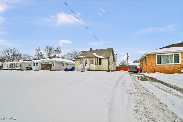 9284 Berkshire Road, Parma Heights, OH 44130