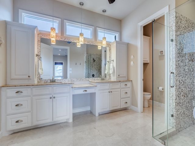 7033 W Hells Gate Drive, Strawn, TX 76475