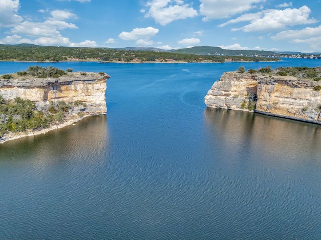 7033 W Hells Gate Drive, Strawn, TX 76475