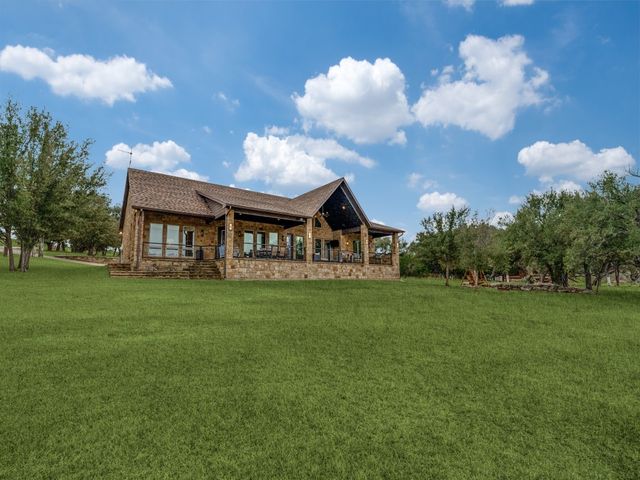 7033 W Hells Gate Drive, Strawn, TX 76475