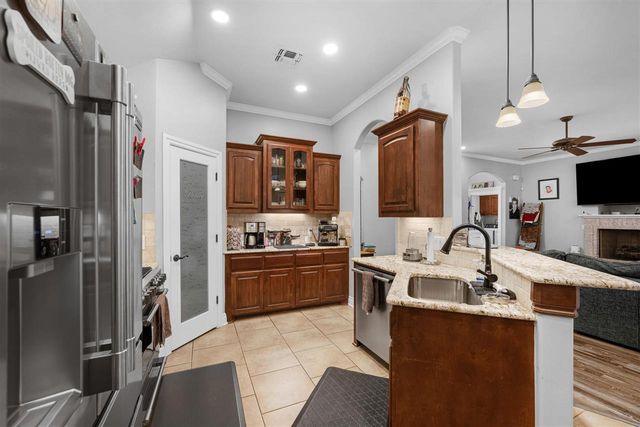 903 SW 78th St, Lawton, OK 73505