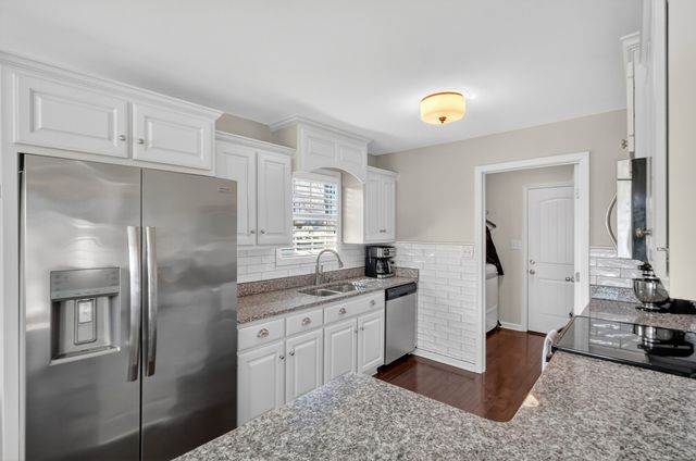 191 Avalon Dr, Gallatin, TN 37066