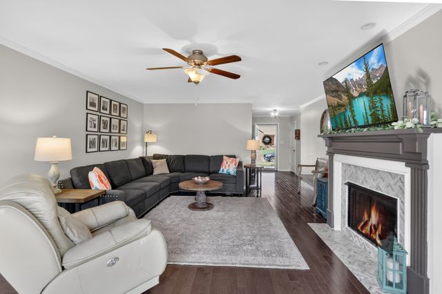 191 Avalon Dr, Gallatin, TN 37066