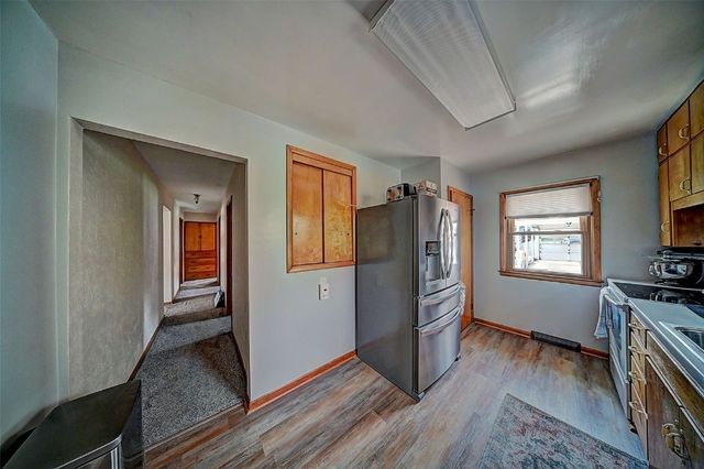 115 Main St, Center Point, IA 52213