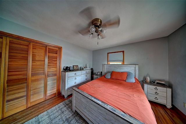 115 Main St, Center Point, IA 52213