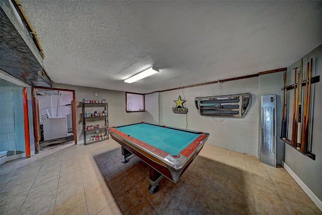 115 Main St, Center Point, IA 52213