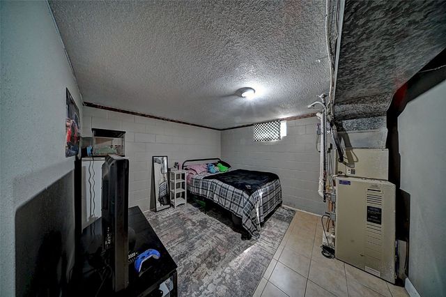 115 Main St, Center Point, IA 52213