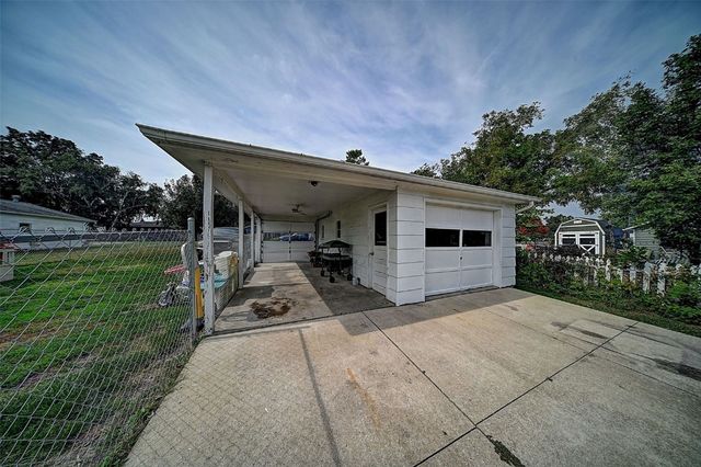 115 Main St, Center Point, IA 52213