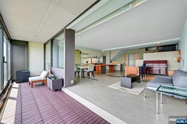 3 Horizon Road 1030, Fort Lee, NJ 07024