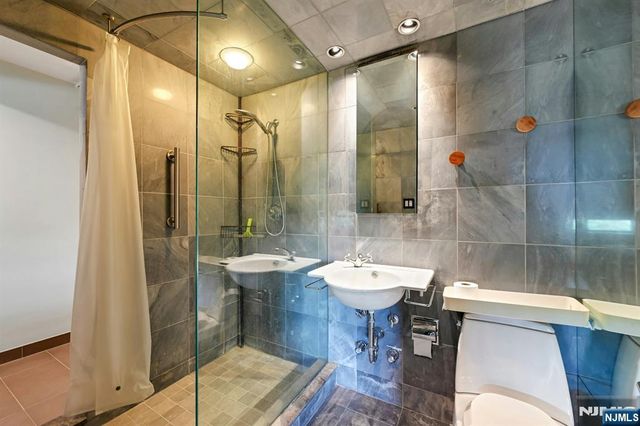 3 Horizon Road 1030, Fort Lee, NJ 07024