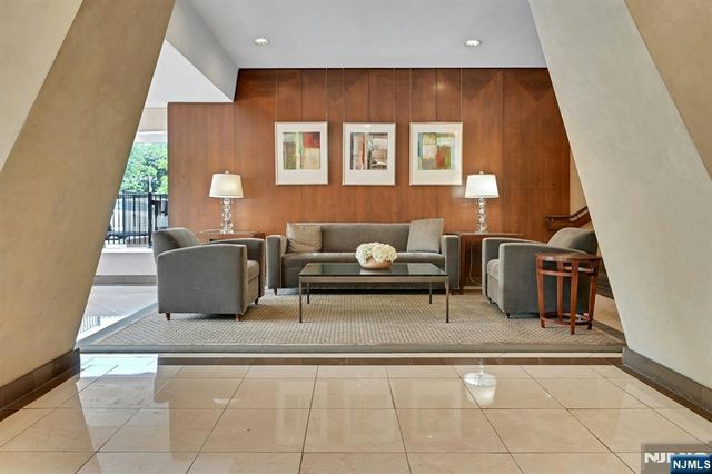 3 Horizon Road 1030, Fort Lee, NJ 07024