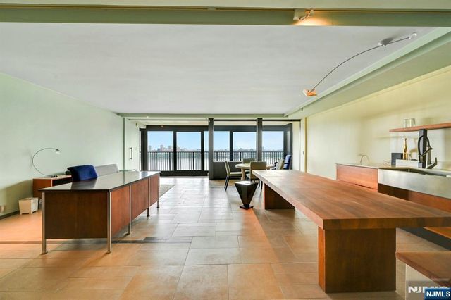 3 Horizon Road 1030, Fort Lee, NJ 07024