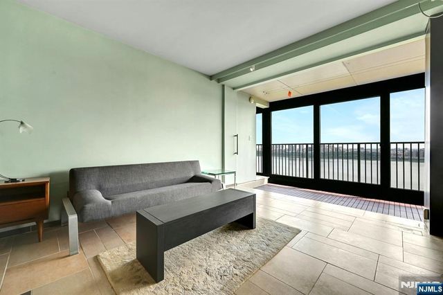 3 Horizon Road 1030, Fort Lee, NJ 07024