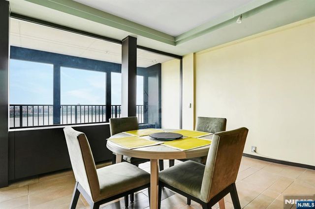 3 Horizon Road 1030, Fort Lee, NJ 07024