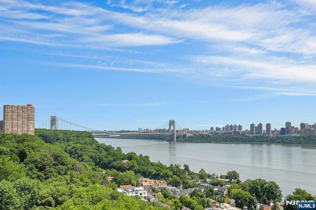 3 Horizon Road 1030, Fort Lee, NJ 07024