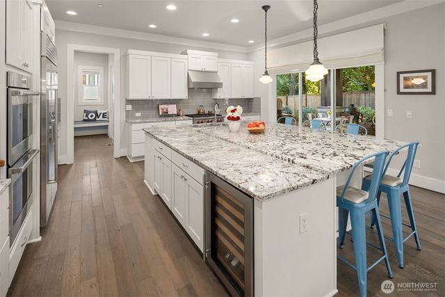 4525 90th Avenue SE, Mercer Island, WA 98040
