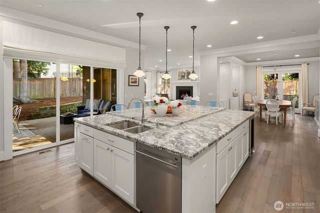 4525 90th Avenue SE, Mercer Island, WA 98040